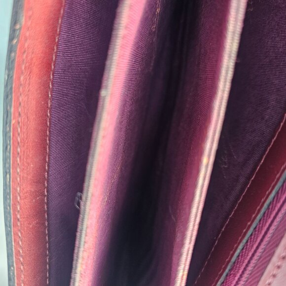 Vintage Etienne Aigner Burgundy Leather Accordion Purse Gold-Tone Hardware - Picture 13 of 15